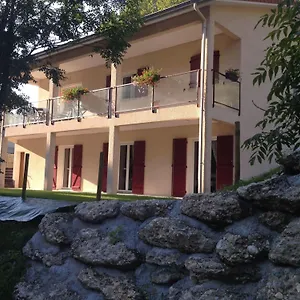 *** Bed & Breakfast De Servant Roulottes Et D'hotes Frankrijk
